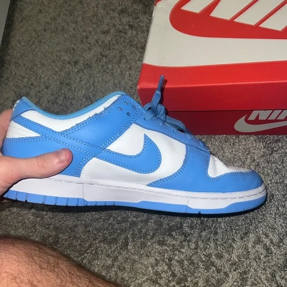 university blue dunks size 9